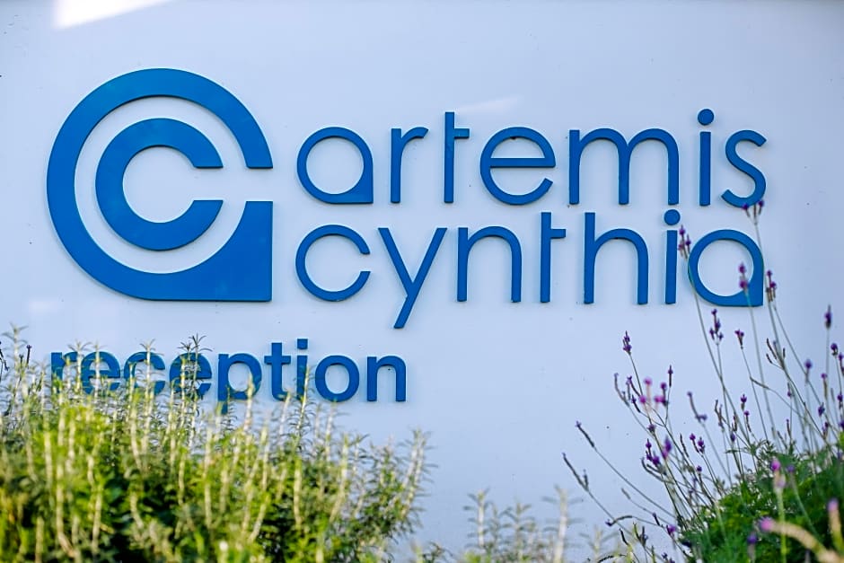 Artemis Cynthia Complex