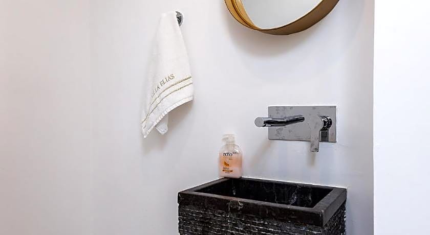 Elias Seafront Luxury Villa