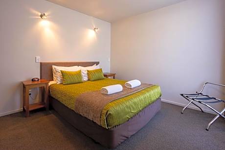 Two-Bedroom Apartment (5 Adults)