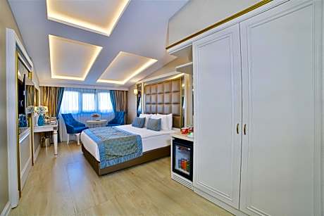King Double Room with City View