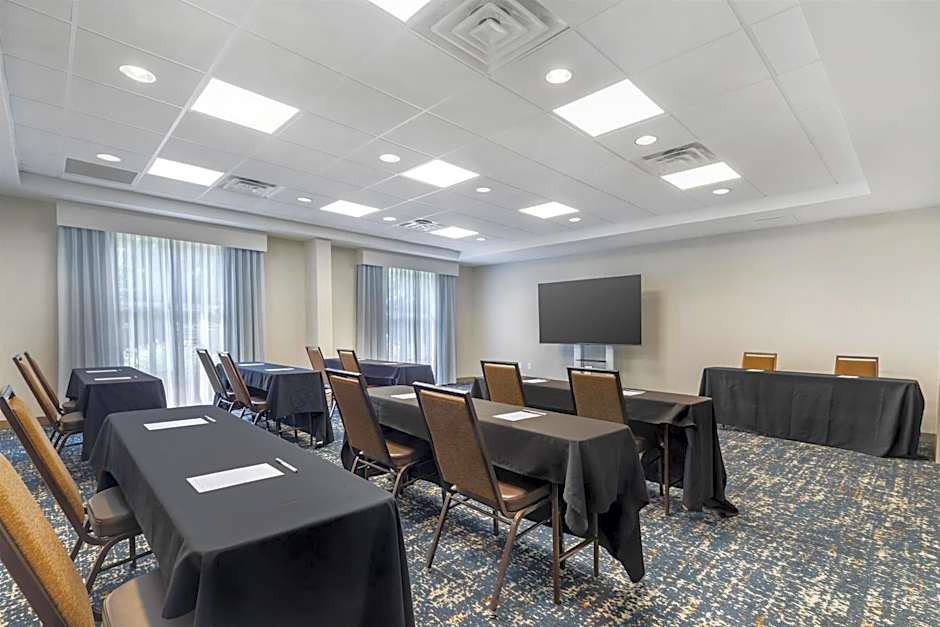 Hampton Inn By Hilton & Suites Plymouth