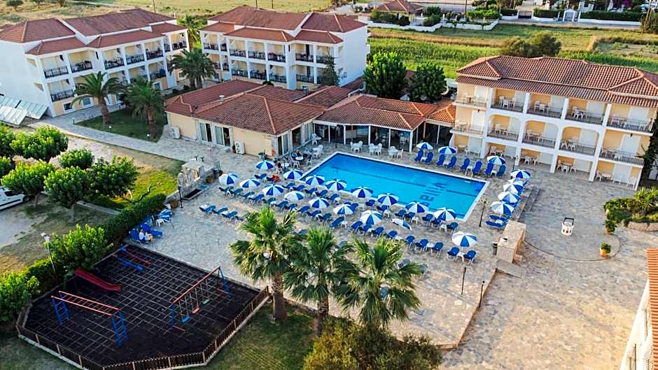 Village Inn Studios & Family Apartments