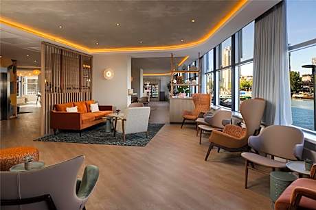 DoubleTree by Hilton Rotterdam Centre