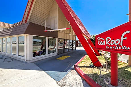 Red Roof Inn Needles