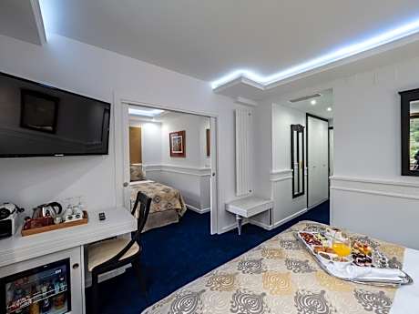 Triple Room with Private Bathroom