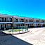 EXECUTIVE INN