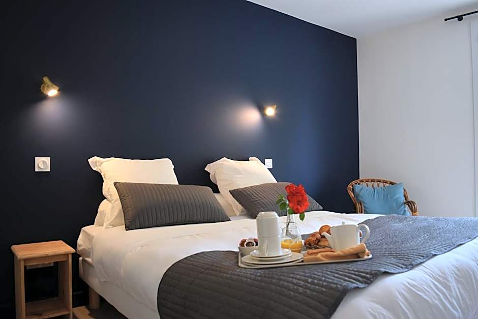 Hôtel et appartements les platanes