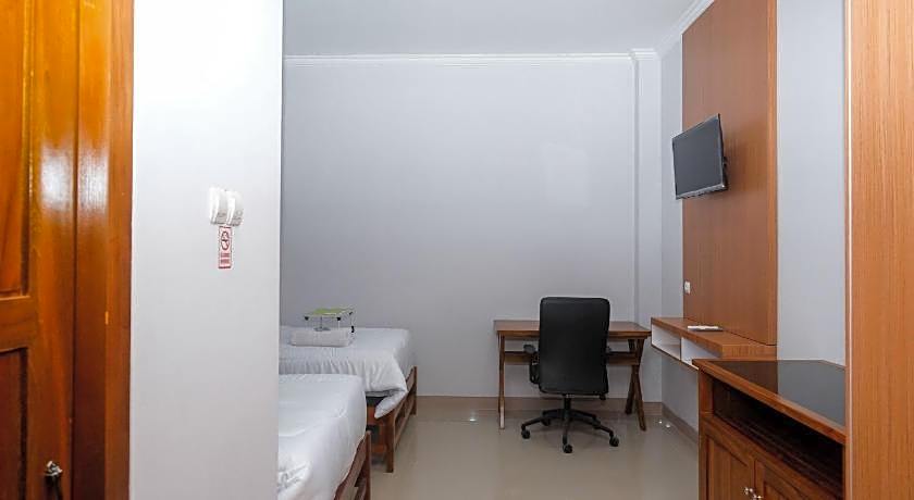 Urbanview Syariah Loji Arum Stasiun Klaten by RedDoorz