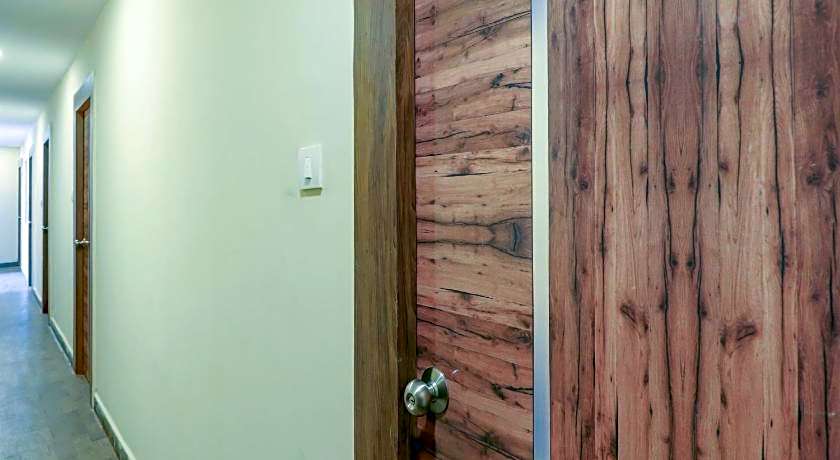 R Square Elite By OYO Rooms – Hyderabad, IA