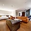 Golden River Hotel