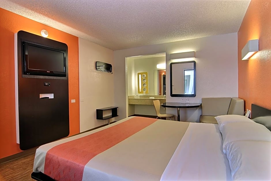 Economy Inn