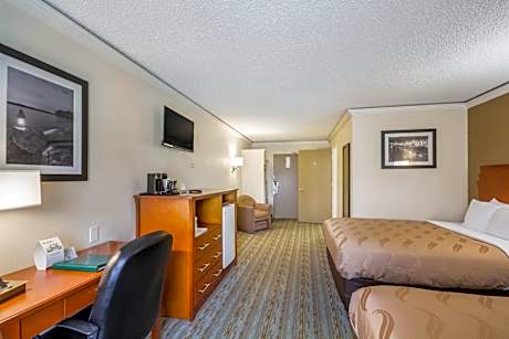 Queen Room with Two Queen Beds - Non-Smoking