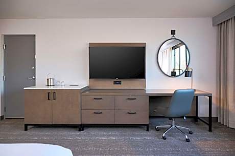 Queen Room with Two Queen Beds - Hearing Access