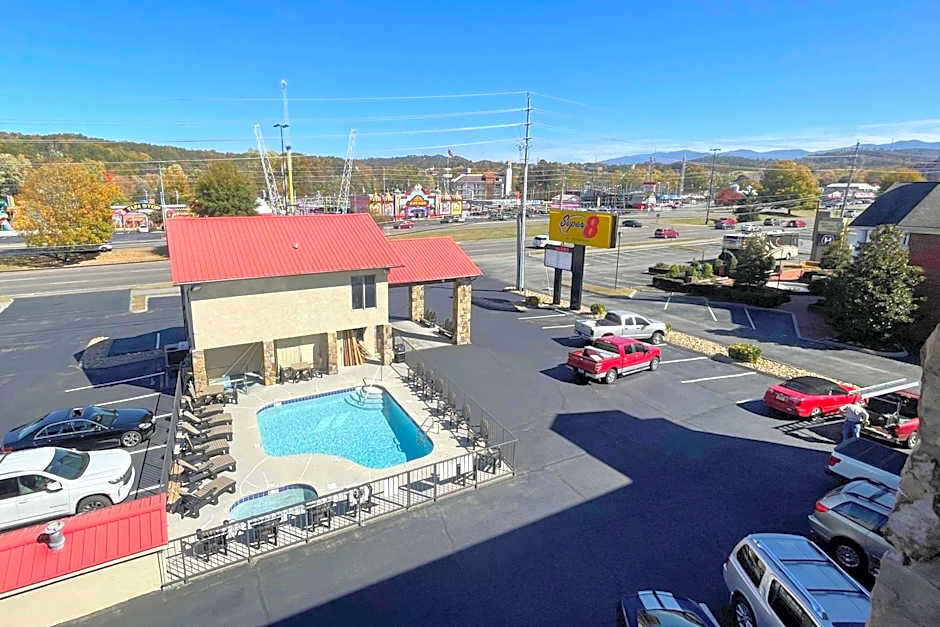 Super 8 by Wyndham Pigeon Forge Downtown