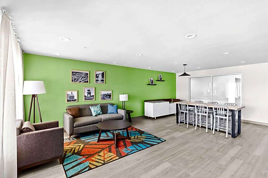 WoodSpring Suites South Houston Hobby