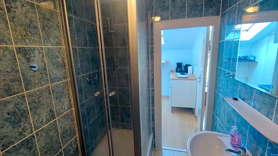 FEWO3-1 Zim-2 Einz Bett-2 Pers-Küche-Dusche WC