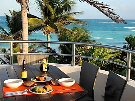 Playa Caracol Hotel & Spa