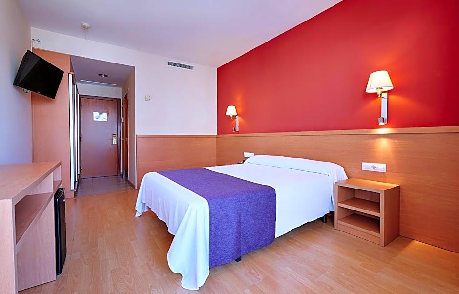Photo 1 of 4 of Double Room