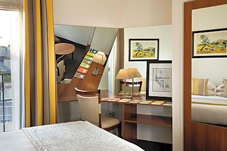 Deluxe Double Room with Shower