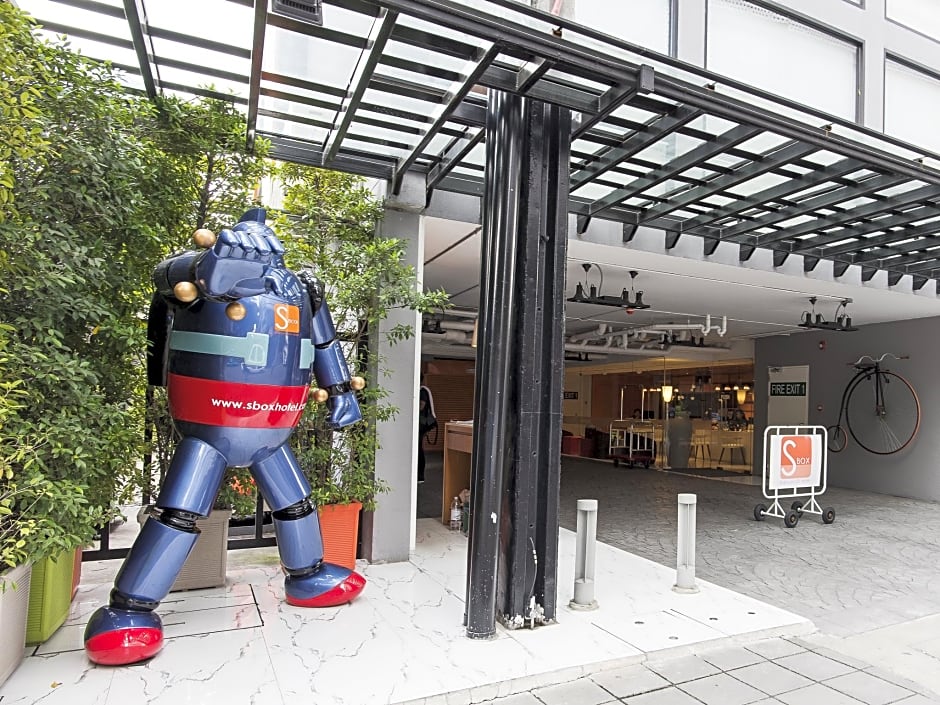 S Box Sukhumvit Hotel