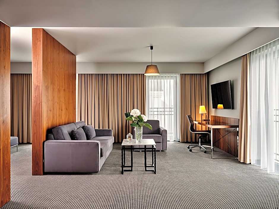 Heron Live Hotel Marina & SPA