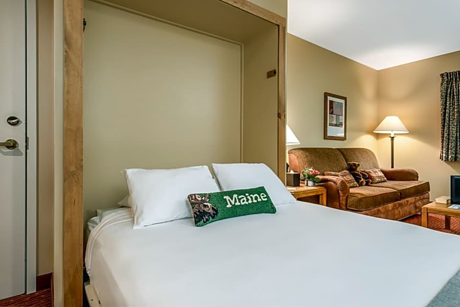 Grand Summit Hotel