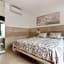 Hostal House