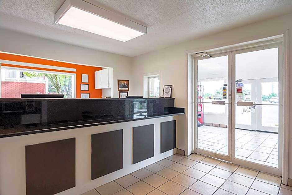 Motel 6-Gainesville, GA