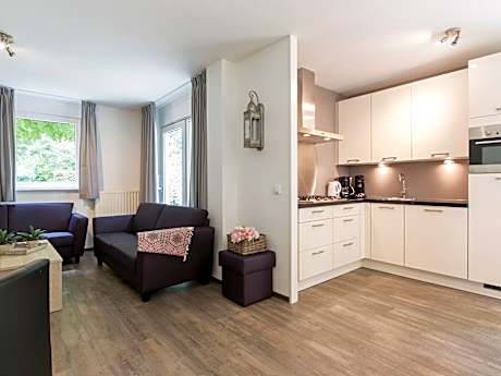 Comfortable villa with combi-microwave in green surroundings