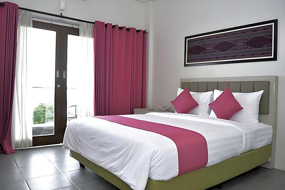 La Cecile Hotel and Cafe