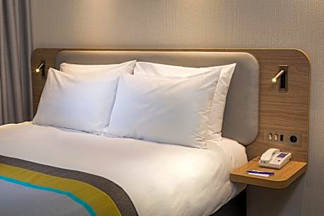 Standard Queen Room - Accessible with Free Breakfast