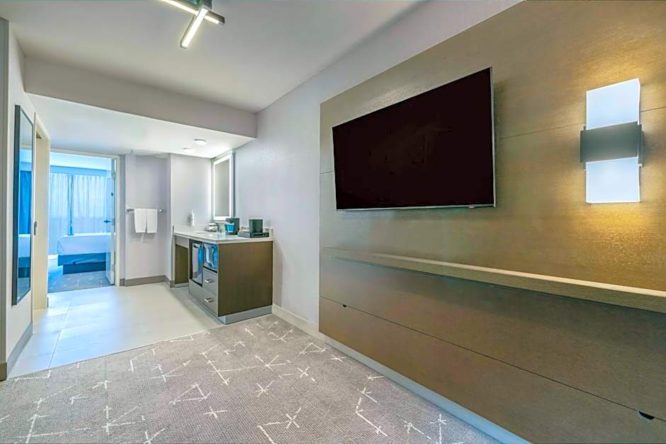 Embassy Suites By Hilton Hotel Tulsa-I-44