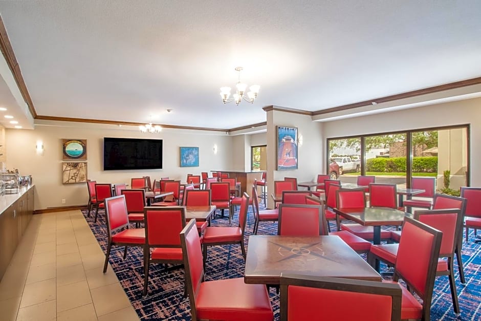 Econo Lodge Inn & Suites Foley-North Gulf Shores