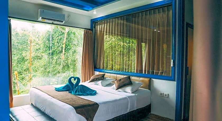 Bombora Surf Camp Hotel