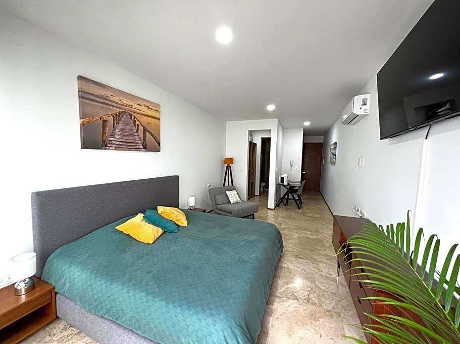 406 Cozy Studio Walking distance to 5th Av