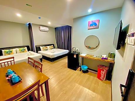 Deluxe Family Room