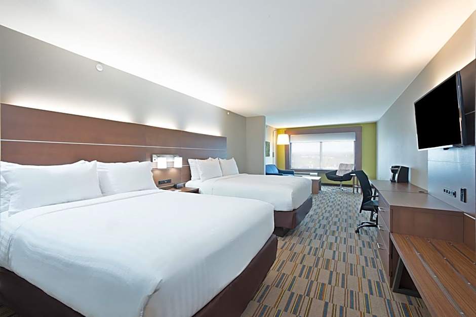Photo 1 of 1 of 2 Queen Beds Suite