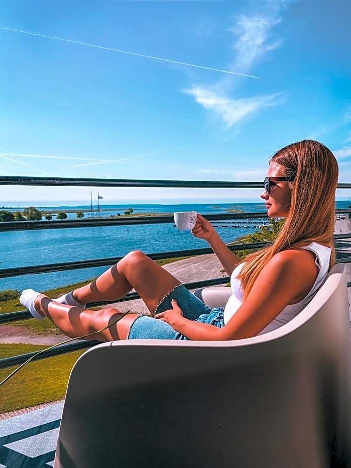 Ö Seaside Suites & SPA