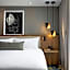 Humaniti Hotel Montreal, Autograph Collection