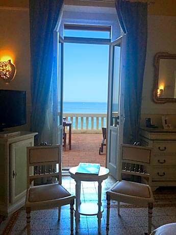 Double Room with Sea View and Balcony