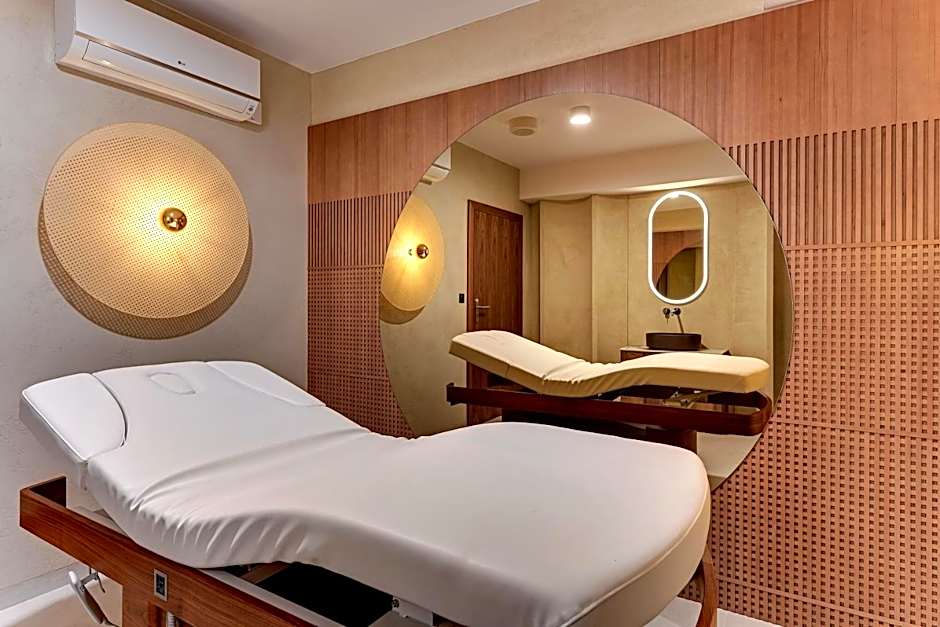 GRANO HOTEL Solmarina