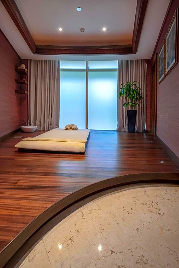 The Diplomat Radisson Blu Residence