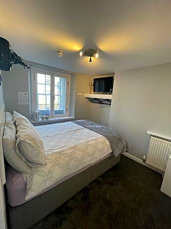 Black Bull with Rooms lower