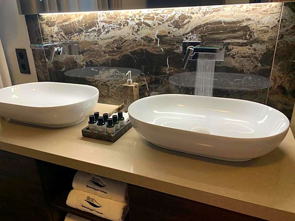 Botanique Suites AirBnB, Antwerp
