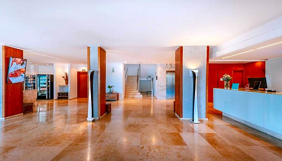 Palladium Hotel Cala Llonga - Adults Only