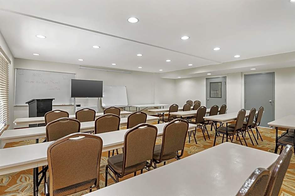 Best Western Plus Executive Hotel