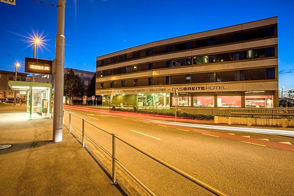 dasbreitehotel am Rhein