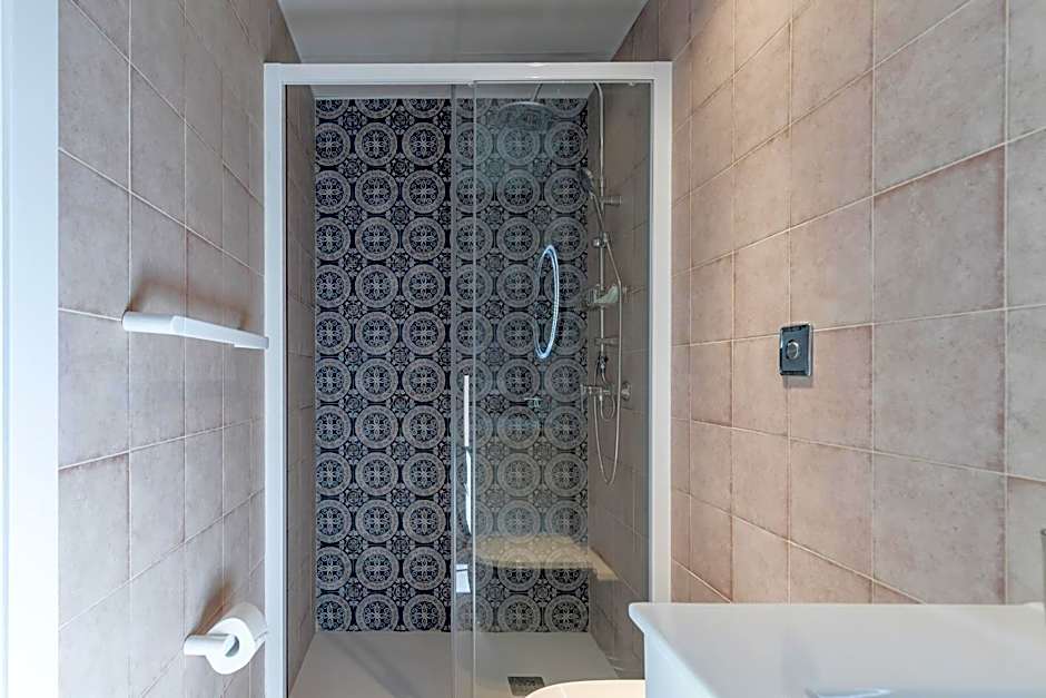 Marvellous Apt with a Large Private Terrace