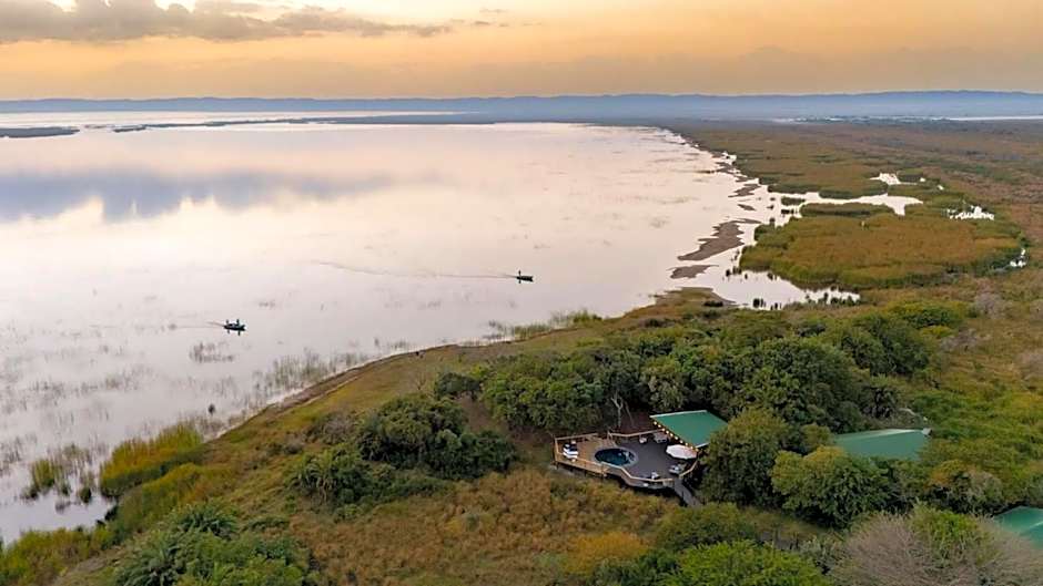 Makakatana Bay Lodge