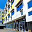 OYO 187 The Maxwell Hotel